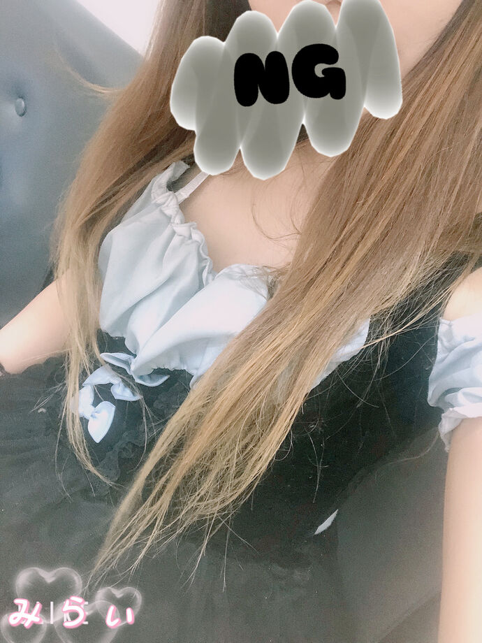待機中です👩❤️💋👨