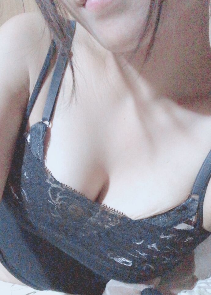 ふんわりEカップ美女ちなつちゃん♡ご予約お待ちしております