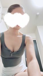 ΂