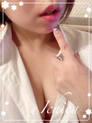 こんな爆乳に挟まれたい…男はそのパイズリに我慢できない。チ●ポをトロットロにするおっぱいビッチ