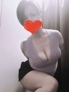 ❤︎Fカップボディで惜しみなく密着マッサージを繰り広げます❤︎