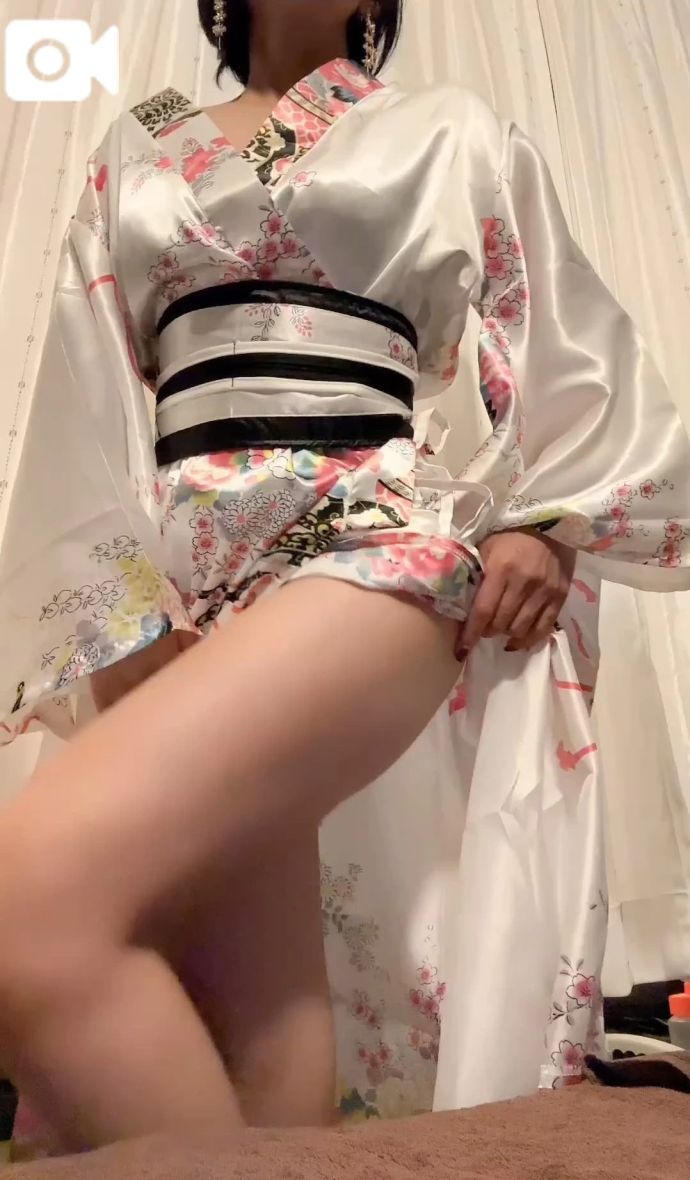 今、見えなかった？