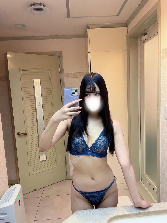自慢ポイントはこのクビレですねドヤ