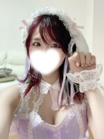 She is foreigner-friendly and speaks En