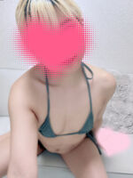 v???.*��