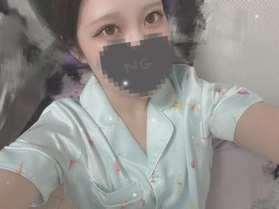 パジャマ姿で
