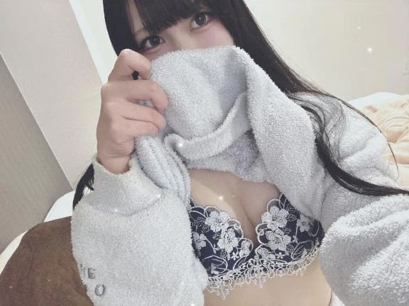 こっちもチラ見せ