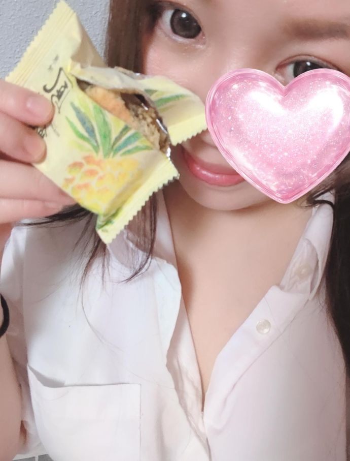 連休最終日も出勤してます☆りさ