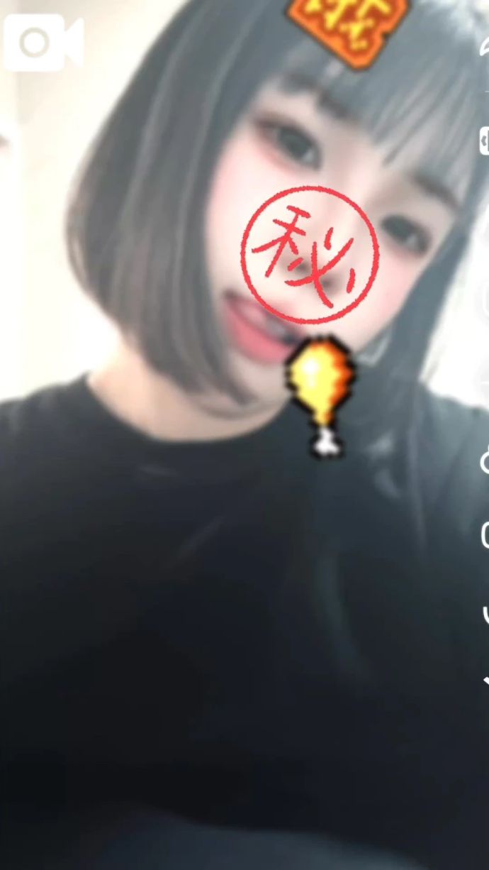 どエロい喘ぎ声が堪らない、色白痴女との密室プレイ