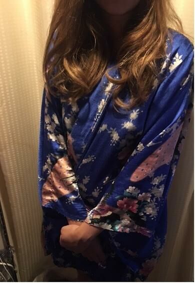 乱れる和服のおっぱいパブ
