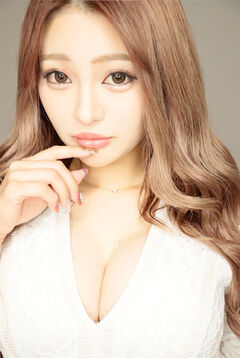 桜井ひな